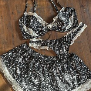 NWT/NWOT for love and lemons Evangeline matching bra, thong and sleep shorts